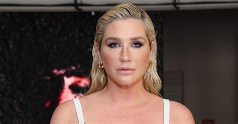 kesha sexy|Kesha Goes Totally Nude to Promote Her New Album Gag。